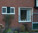 In de zijmuur een AS-achtig raampjesduo.
<br/>
Richard Keijzer, 2015-12-11